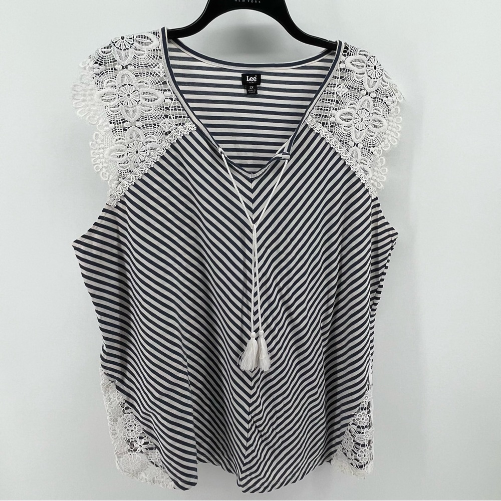 Lee women's blue and white striped V-neck top lace trim size 2X